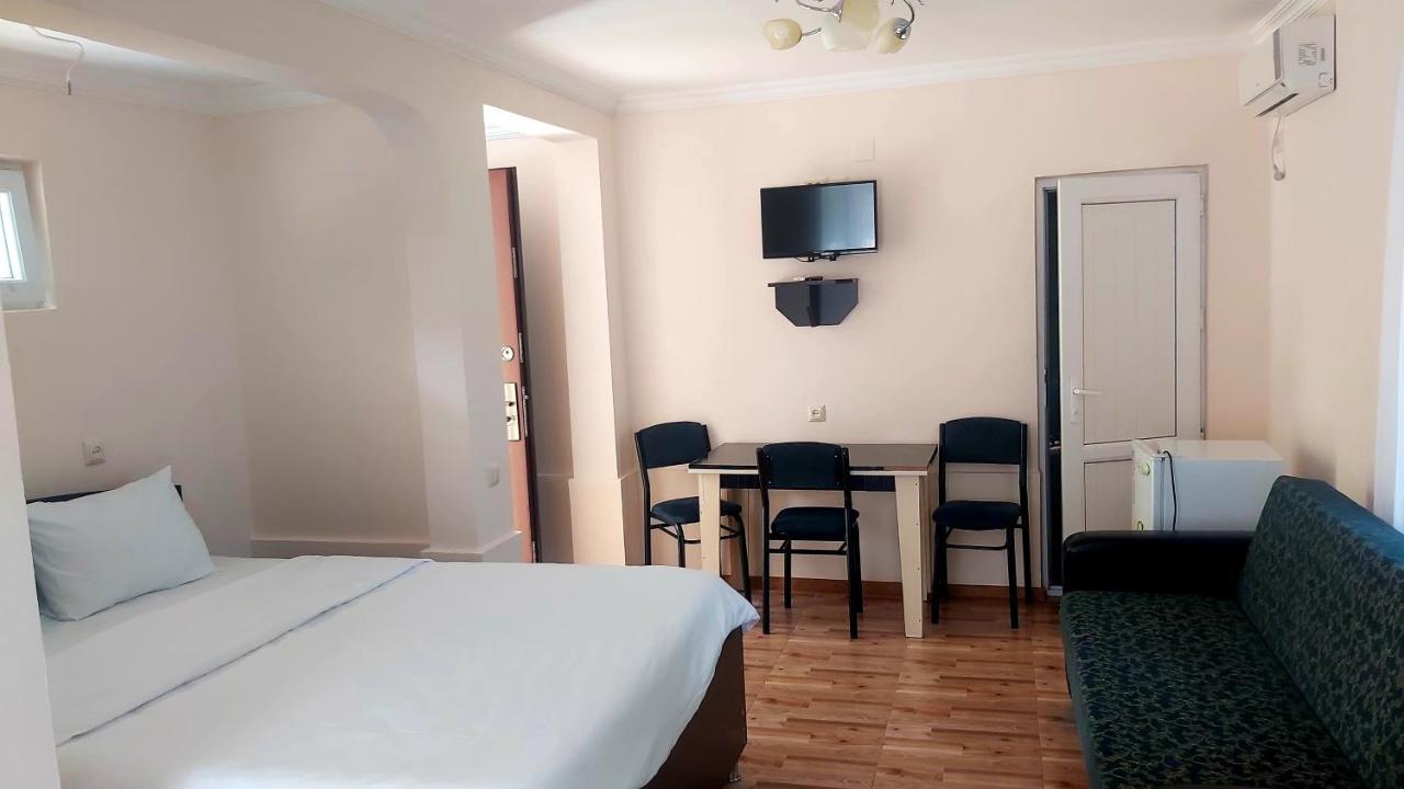 Hotel Zura Palace Kvariati Exterior foto